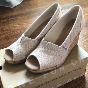 Toms Wedges